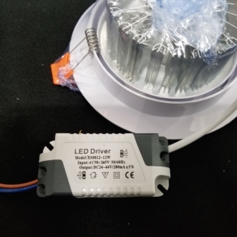 EMBUTIDO BISEL ALUMINIO 12W LUZ FRÍA DIRIGIBLE - Imagen 2